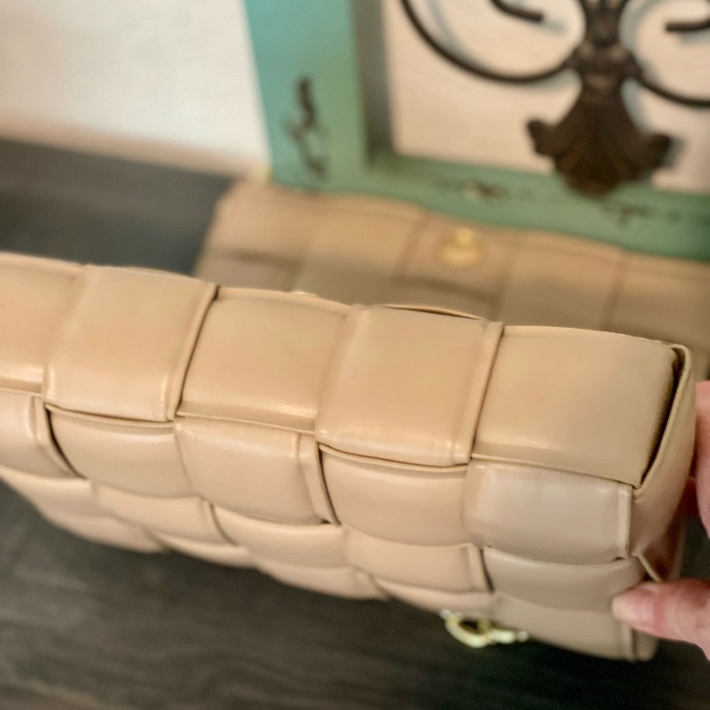 Vegan Leather crossbody handbag - Picture 3 of 7